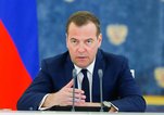 Медведев назвал привычку учиться самым полезным навыком в XXI веке