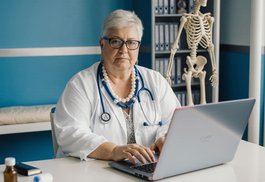 В Государственной Думе предложили ввести должность онлайн-терапевтов